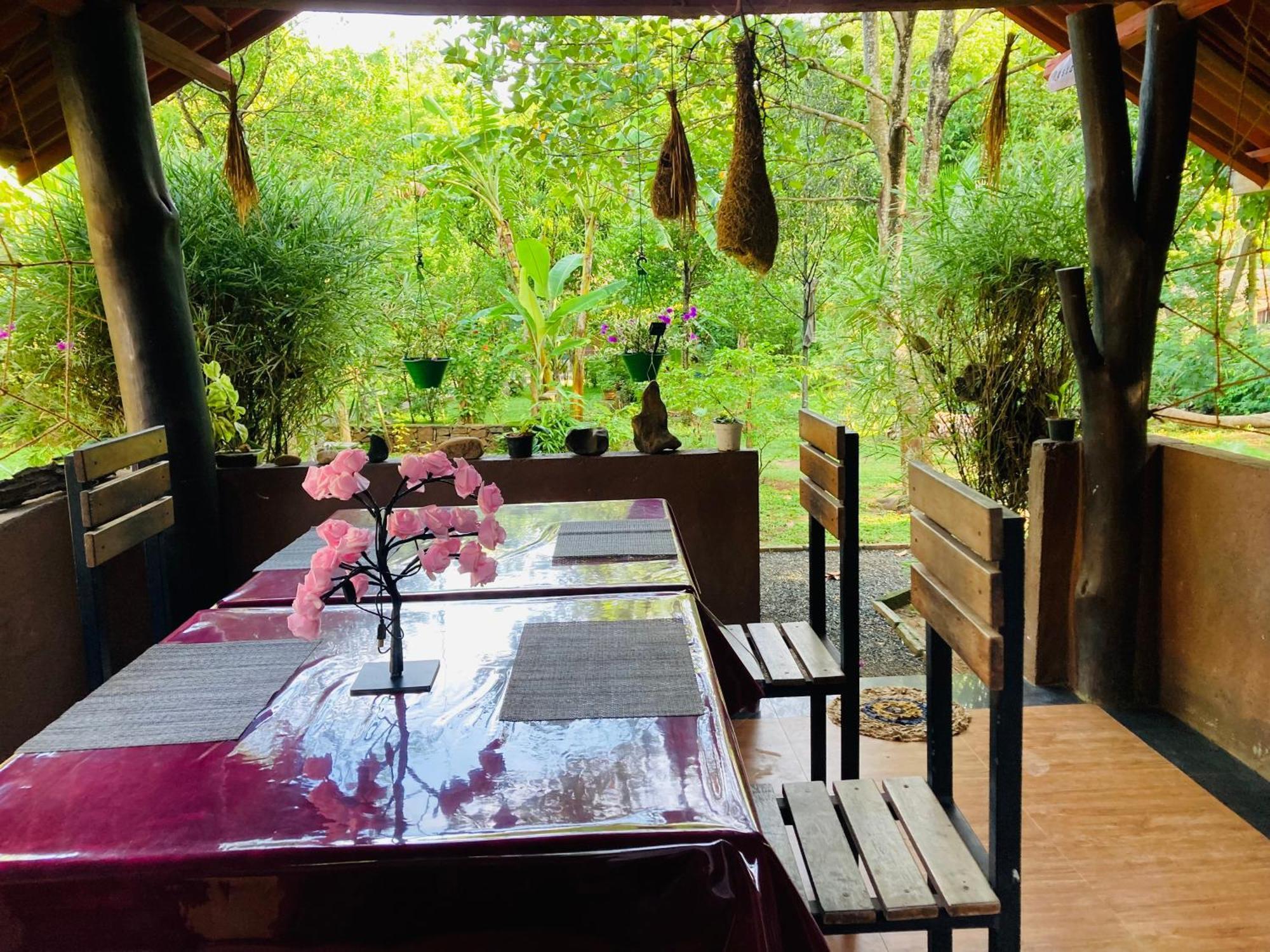 Suncity Privacy Cottages Udawalawe Ngoại thất bức ảnh